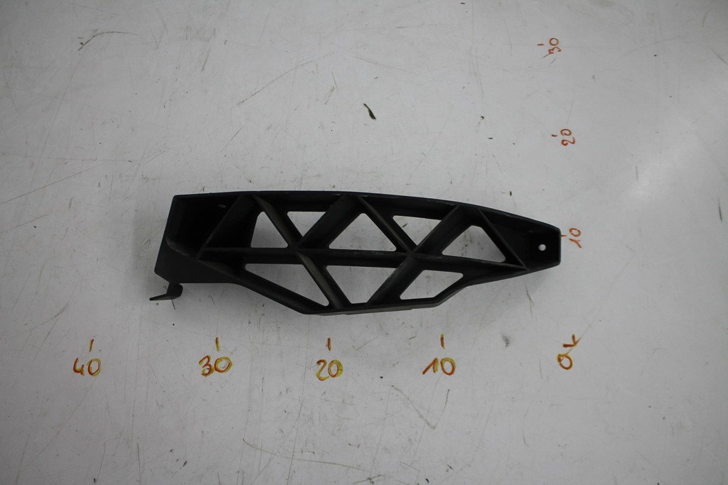 фото №1, Напрямна бампера правий задня 1z5807394 octavia ii lift