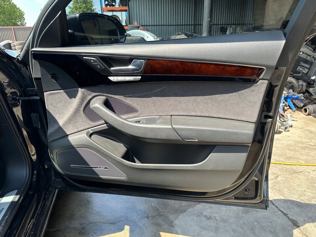 фото №1, Обшивка двері правий перед a8 d4 eu ideał голий