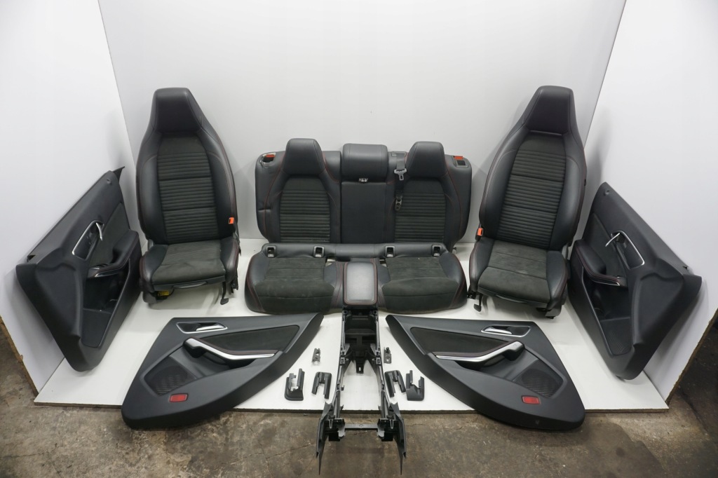 фото №1, Mercedes cla w117 amg сидіння заднє сидіння підігрів