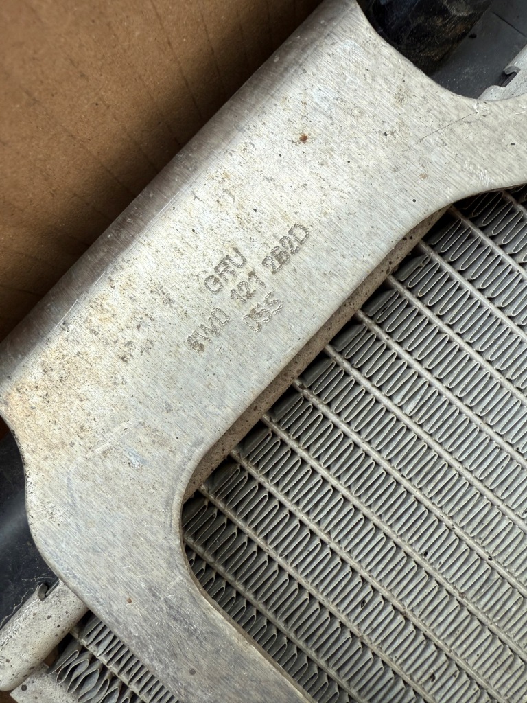 фото №4, Audi rs4 b9 rs5 8w радиатор дополнительная воды с кронштейн 8w0121212f giełda