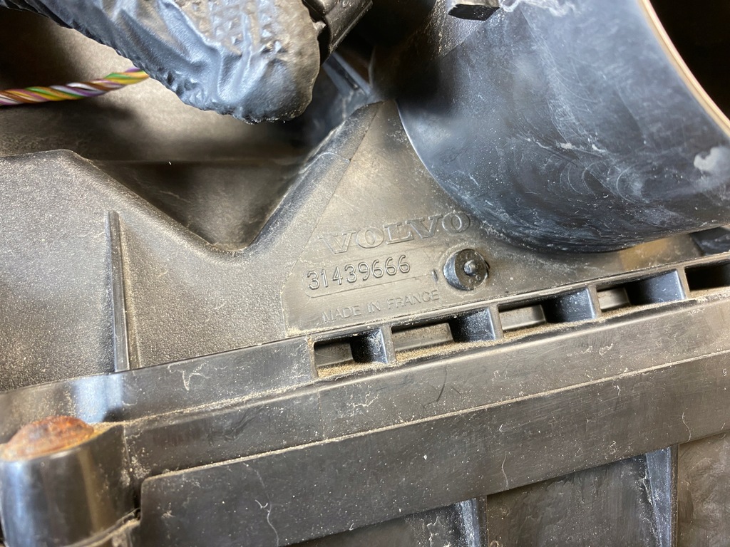 фото №9, Корпус фільтра повітря volvo xc90 ii xc60 ii v90 2.0d d5 31439666