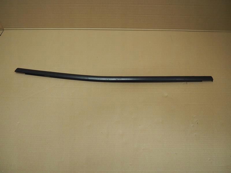 фото №1, Молдинг ущільнювач двері правий задня peugeot 3008 ii