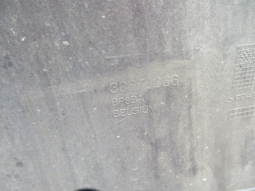 Volvo v50 2006r- бампер задний 478-46 Недорого