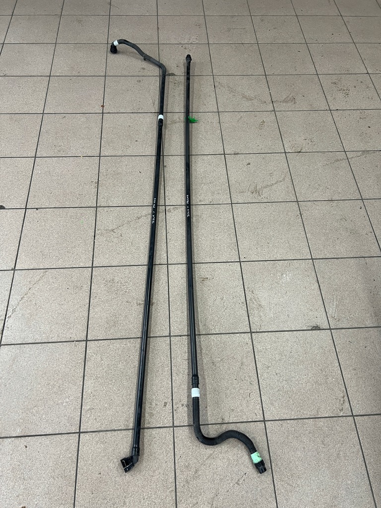 фото №1, Tesla model y 3 трубка wąż жидкость охлаждающей аккумулятора правая сторона