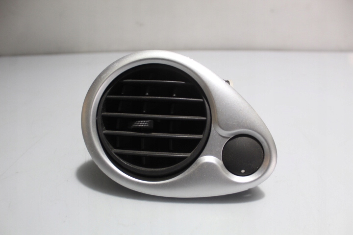 фото №4, Решётка обдув левая renault clio iii