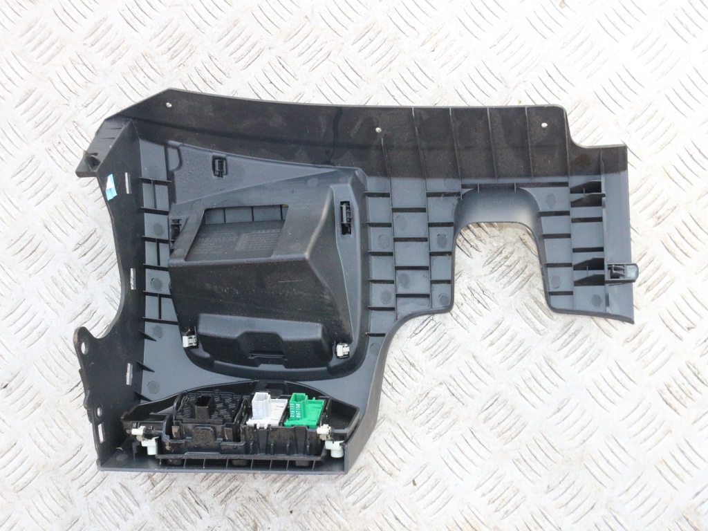 фото №2, Пластик защита консоли бардачок водителя кнопка запуск стоп renault clio iv