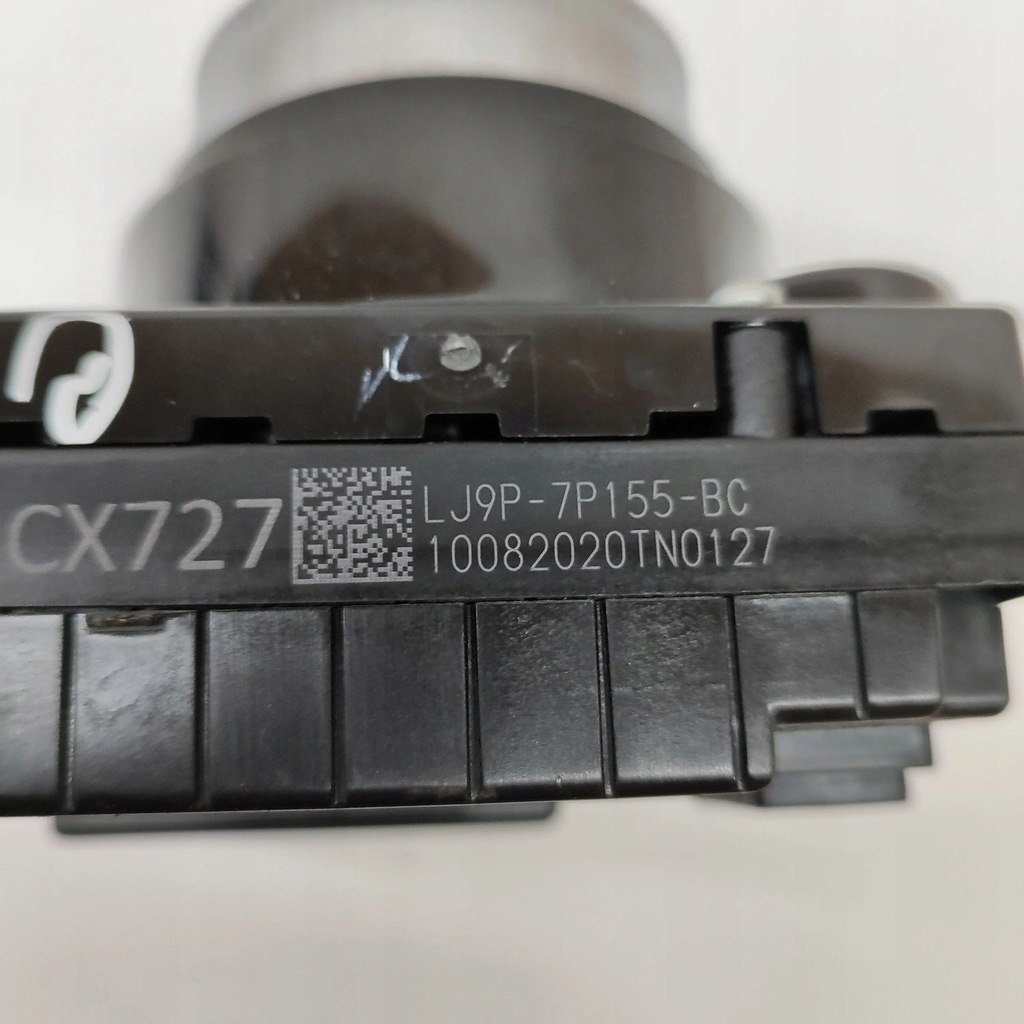 фото №9, Ford mustang mach-e 2020 домкрат переключения передач / верхний