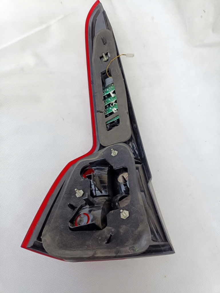 фото №5, Volvo v50 lift 2007-2012 права задня лампа