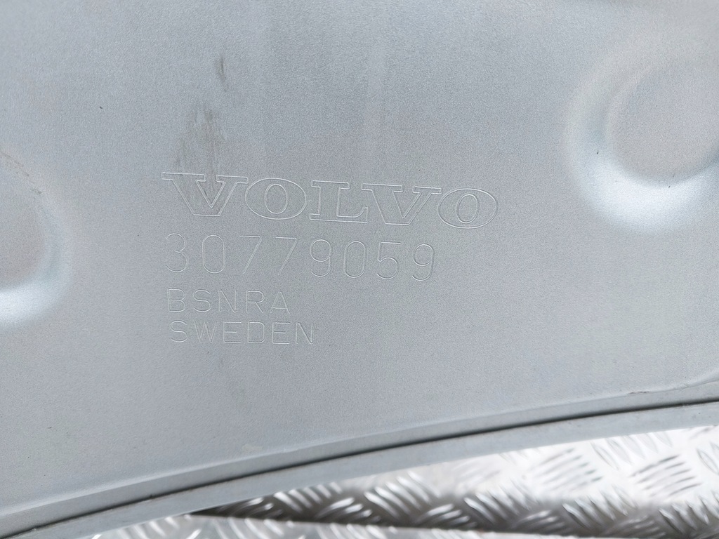 фото №11, 1. капот кришка двигуна 30779059 volvo s60 ii v60 i 477-46