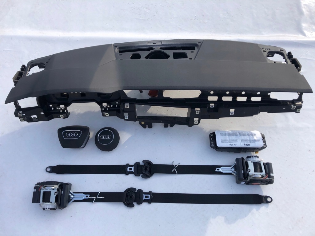 фото №1, Audi a6 c8 приборная панель приборная панель консоль подушки безопасности ремни