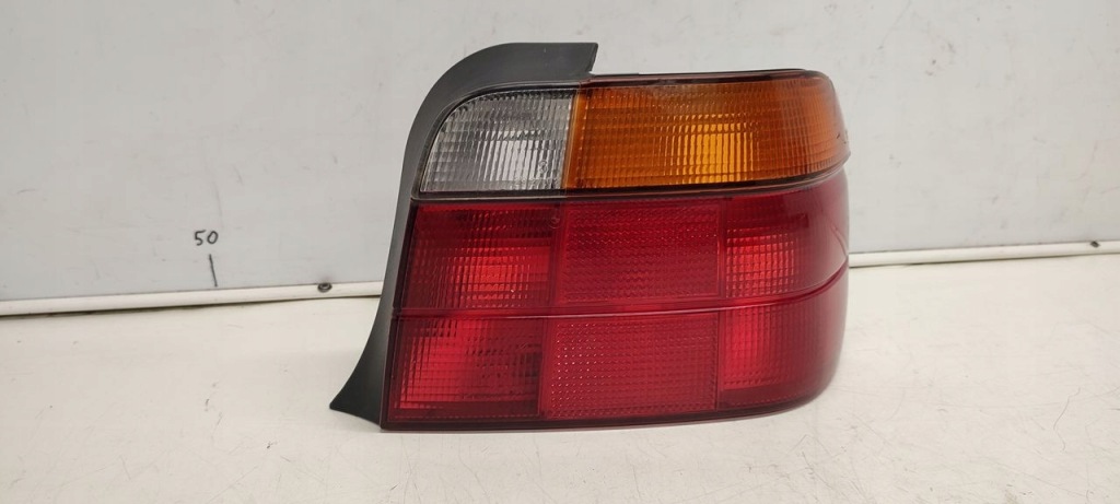 фото №1, Лампа задняя задняя правая bmw e36 compact