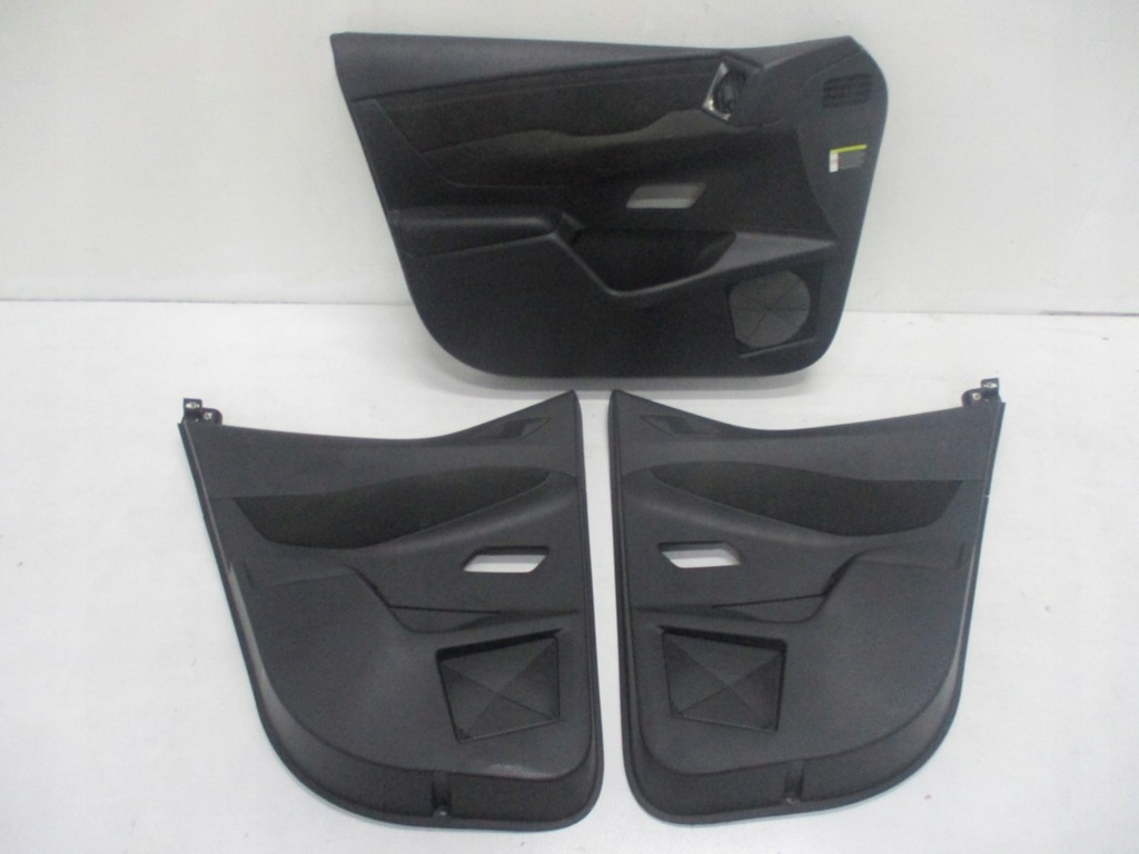 фото №1, Обивка дверь левая передние citroen ds3