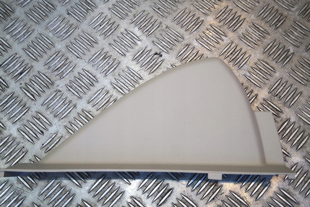 фото №1, Правая защита консоли mercedes glc a2536800607