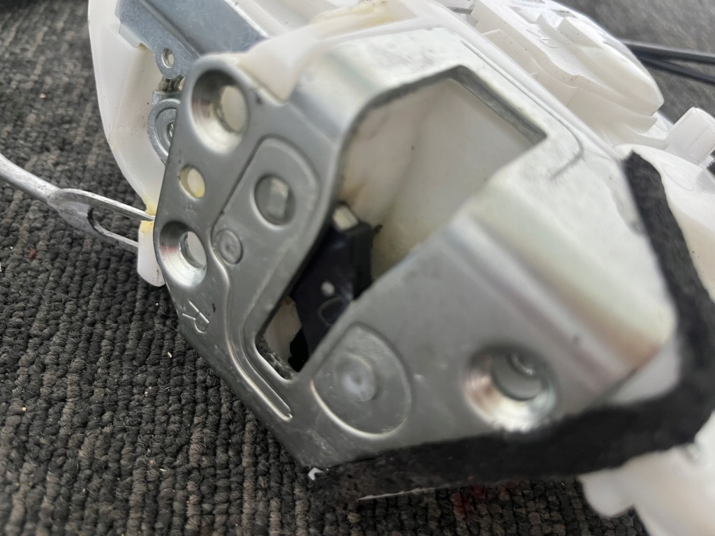 фото №11, Suzuki sx4 s-cross lift 19r 1.0 b замок двері правий перед оригінал europa