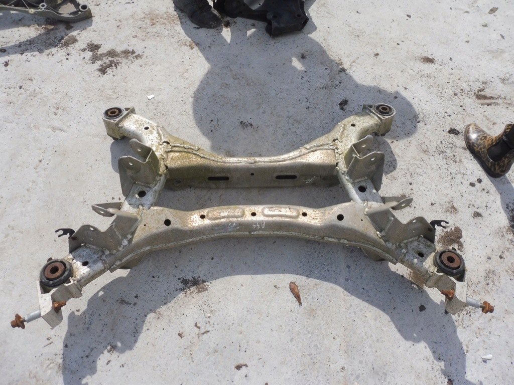 фото №1, Балка підвіска підрамник задня nissan maxima a34