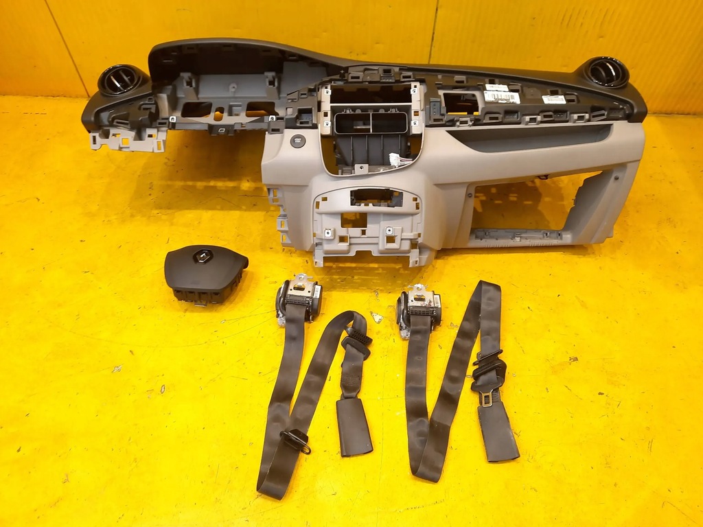 фото №1, Renault zoe i панель приладів консоль ремені air bag