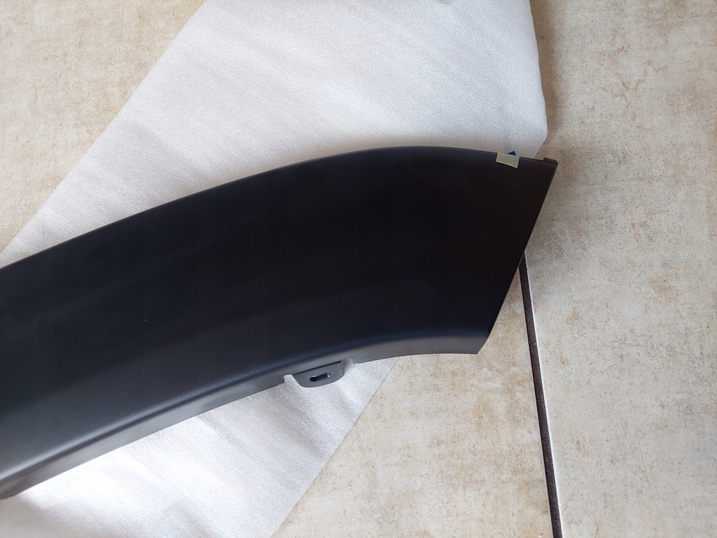 фото №5, Молдинг правый перед - toyota hilux viii - 2016