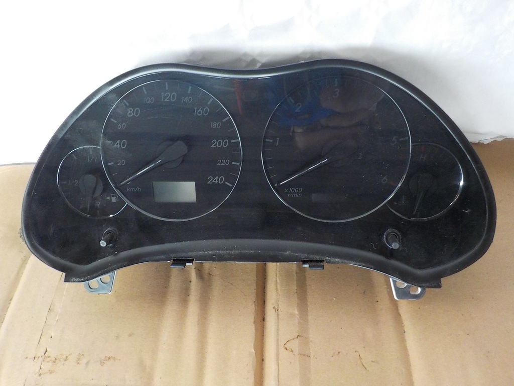 фото №1, Toyota avensis t25 счетчик приборы 8380005631
