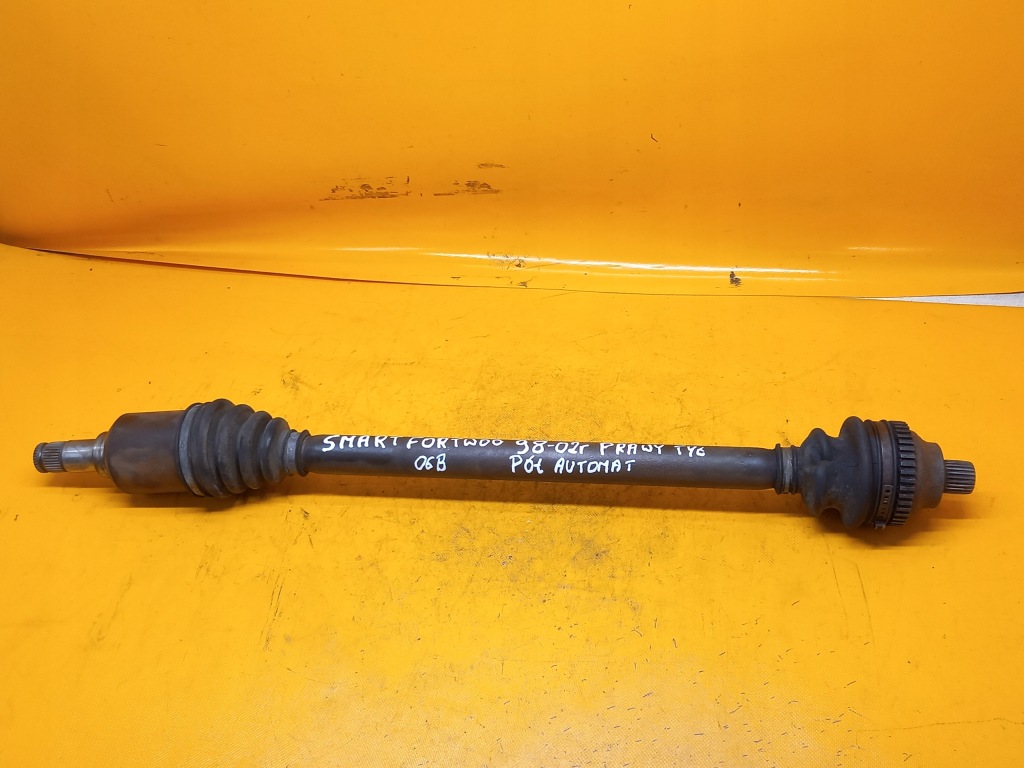 Приводной вал правый задний  smart fortwoo 0,6b 98-02r półautom с Разборки