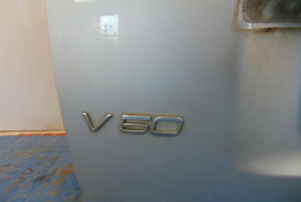 фото №3, Volvo v50 задня кришка багажника