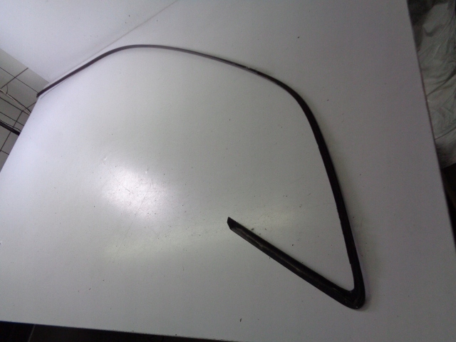 фото №4, Молдинг дах права audi q3 i 8u lift 2.0 tdi s-line 2018 rok