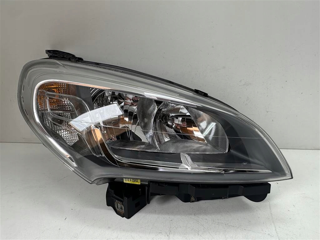 фото №1, Fiat doblo 14r+ права лампа перед org.eur
