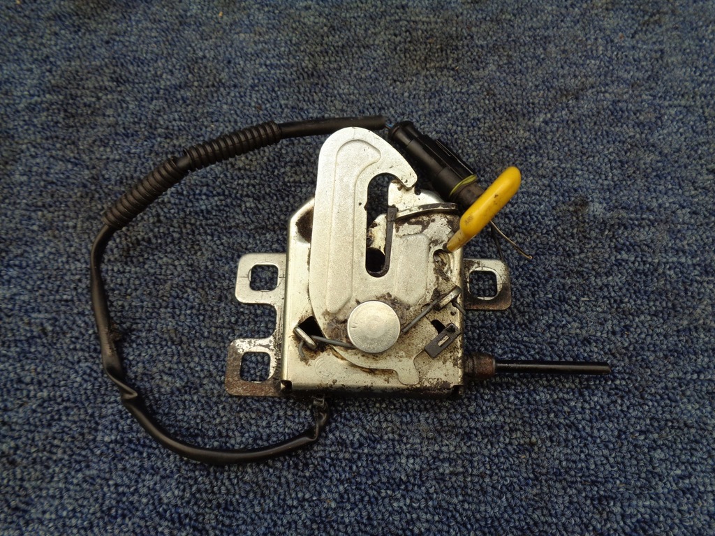 фото №1, Замок капот 50509835 alfa romeo giulietta 2010- оригинал