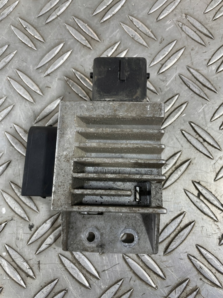 Купить Master iv 19- модуль реле 271203982r