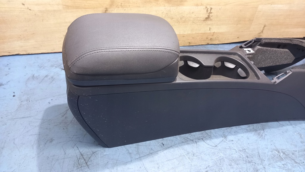 фото №6, Подлокотник туннель средний volvo c30 s40 04-12r