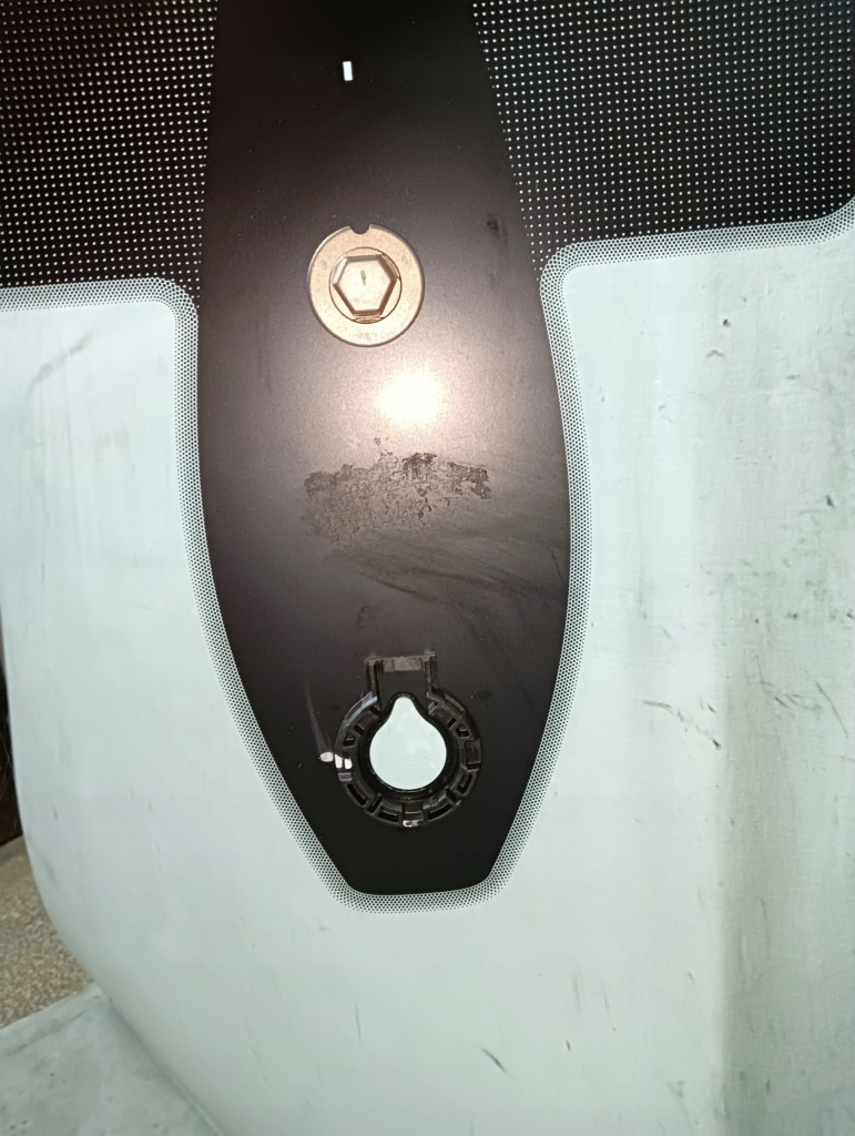 фото №3, Стекло передняя ford kuga mk2/ ford escape 2012- датчик оригинал царапины