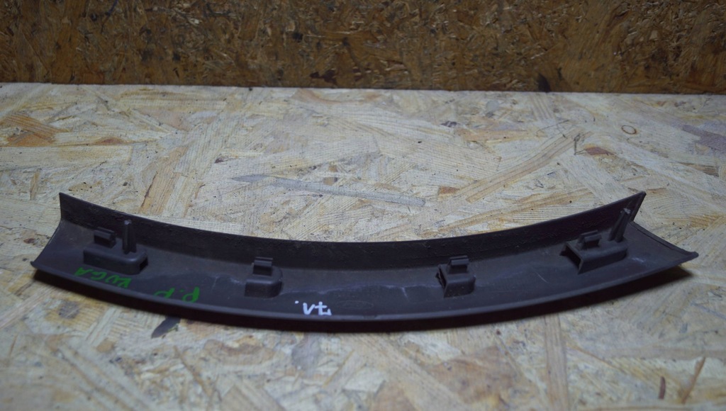 фото №7, Ford kuga mk1 молдинг бампера правый перед 71