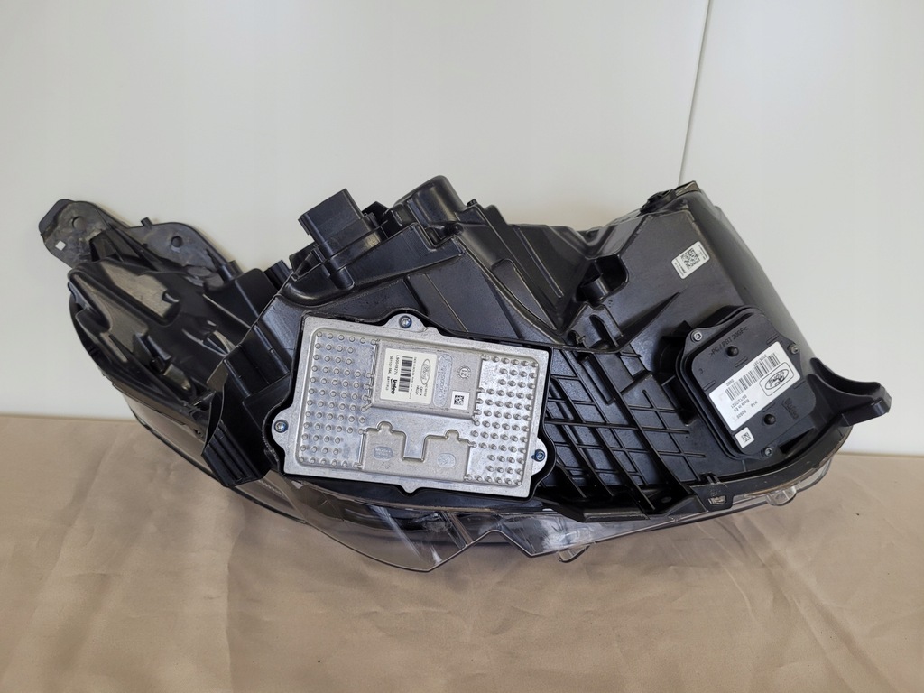 фото №10, Лампа левый перед левая передняя led em2b-13w030-cs ford s-max