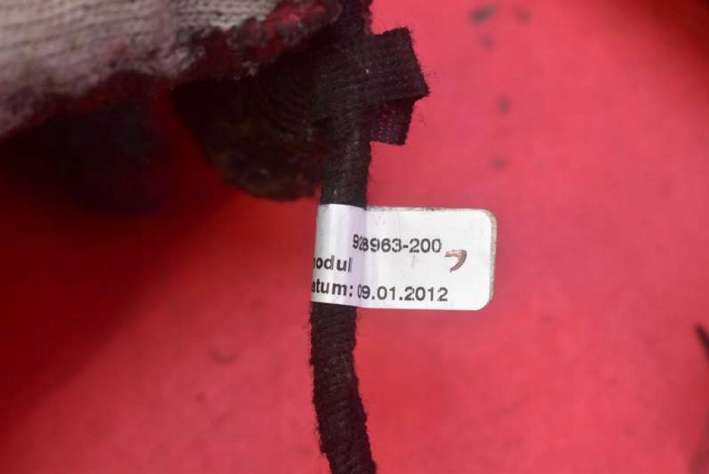 фото №9, Привід амортизатори кришки електричний 7p6827851 vw touareg 2 ii 7p 10-14