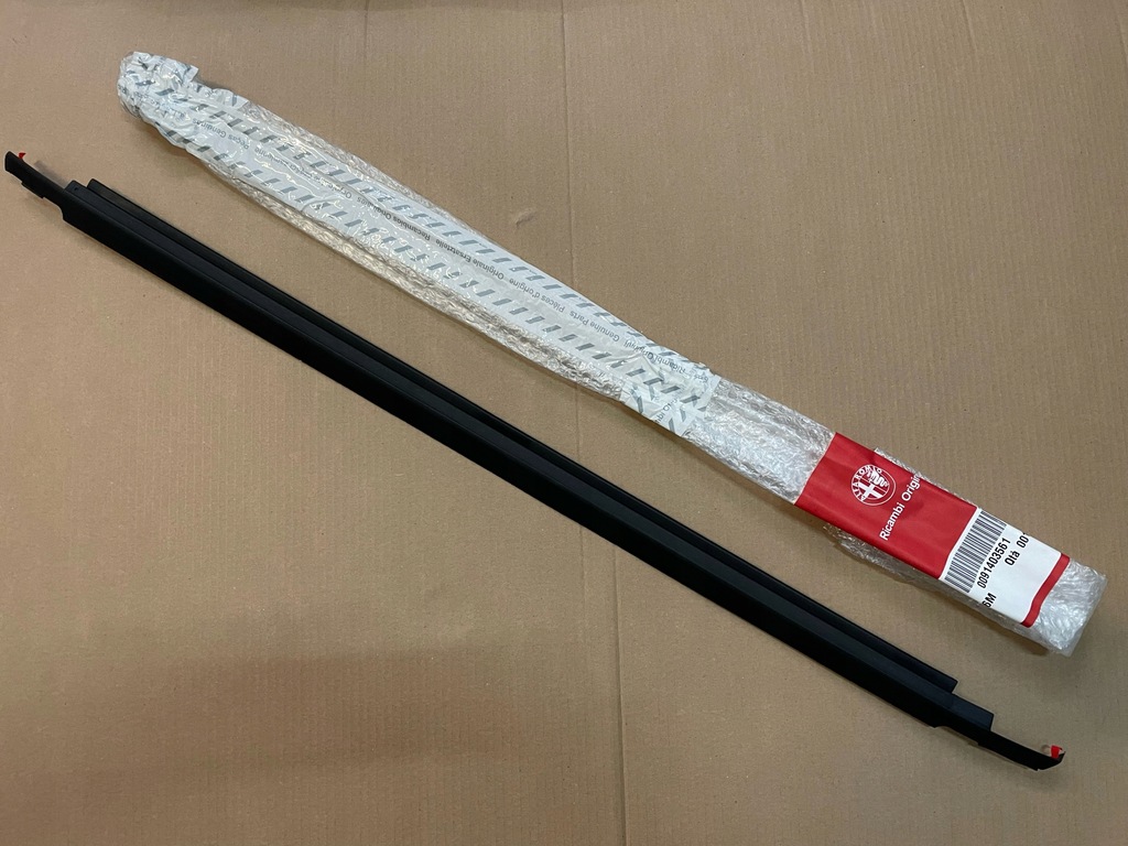 фото №2, Alfa romeo 166 молдинг ущільнювач зовнішня tl