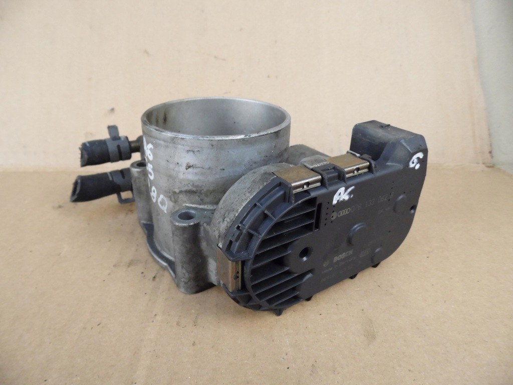 фото №1, Audi a6 c5 2.4 дроссельная заслонка 078133062b