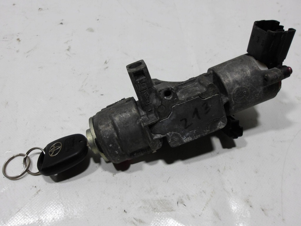 Замок зажигания ключ toyota avensis t25 Оригинал