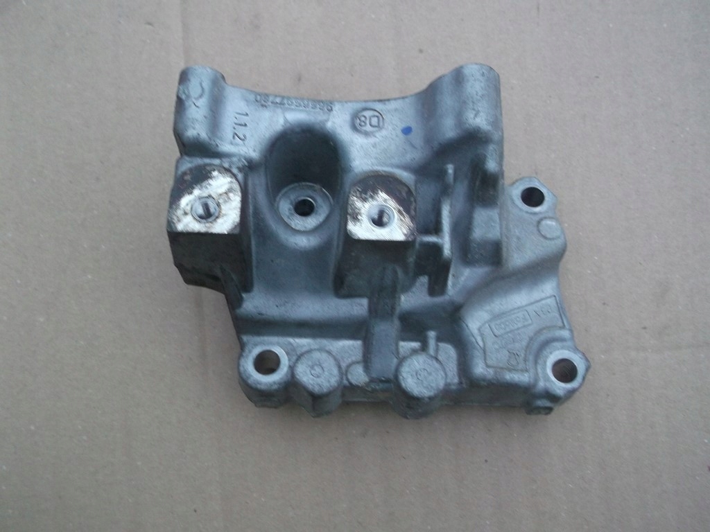 фото №1, Citroen c5 iii x7 2,2 hdi кронштейн кронштейн двигателя