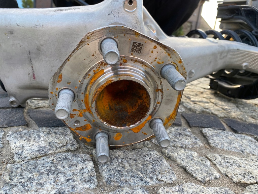 Tesla model 3 поворотный кулак ступица левая перед 1044311-00-e оригинал Цена