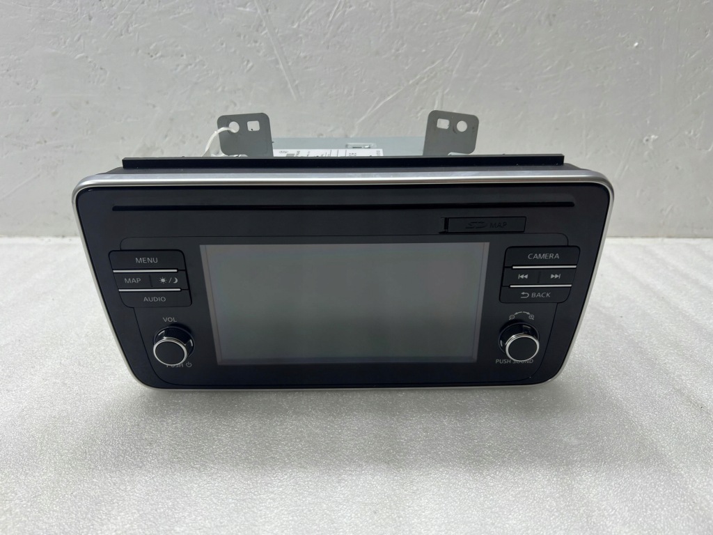 фото №1, Nissan leaf ii ze1 2019 панель / радиопроигрыватель cd/dvd/gps