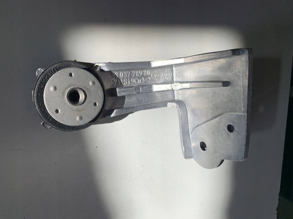 фото №3, Peugeot partner / rifter 2018- кронштейн кронштейн интеркулер