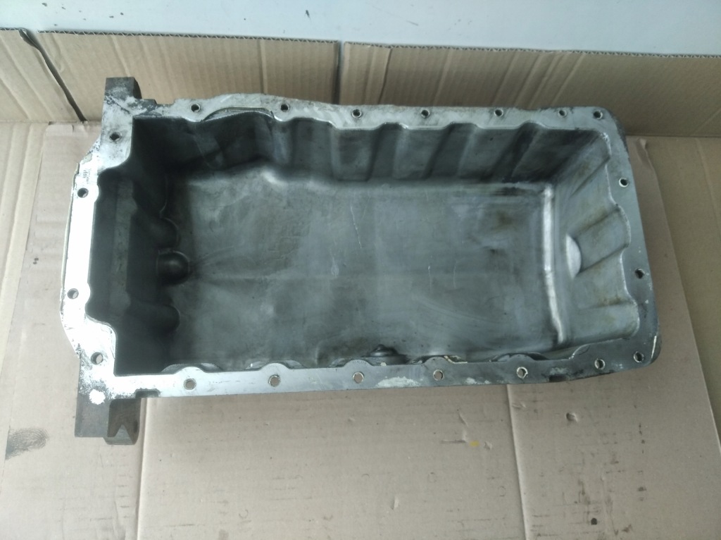 Піддон масляна двигуна 1,6b 1,8b 2,0b 1,9 tdi vw audi seat skoda 038103603a в Україні