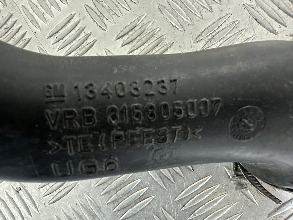 Opel corsa e 1.4 turbo труба пабтрубок  шланг интеркулер 13403237 Доставка