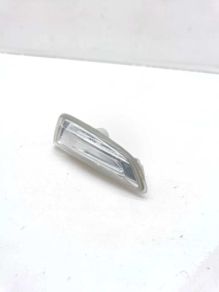 Купити Opel astra j 2010 поворотник крила передній