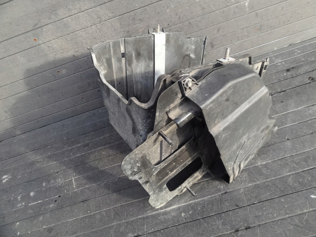 фото №1, Ford tourneo courier 2014 корпус аккумулятор org