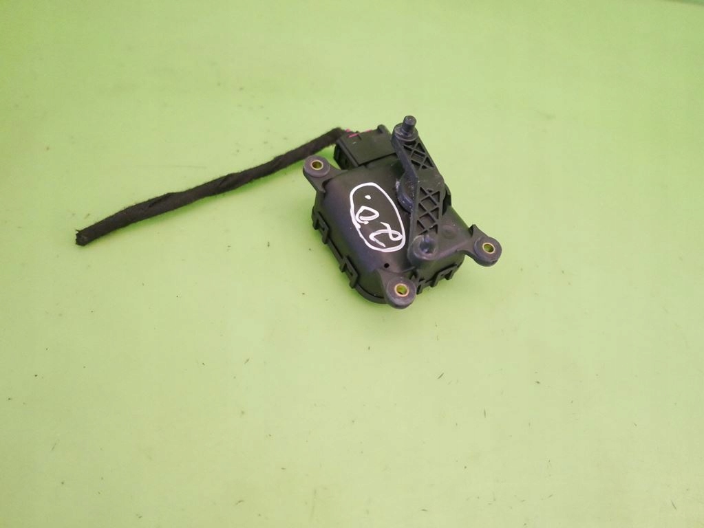 фото №8, Моторчик отопителя 4b1820511d audi a6 c5 2.4 v6