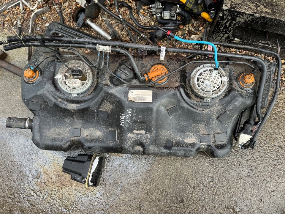 фото №1, Mini cooper clubman r55 r56 1,6 бак топлива