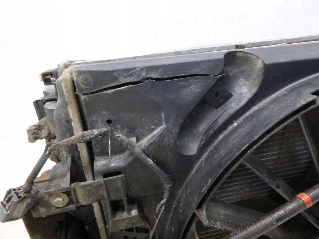 Jaguar xf комплект радіатор вентилятор ic kli 2.7d Ціна