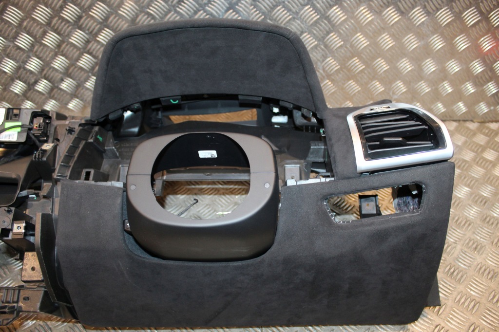 фото №16, Bmw g14 g15 g16 m8 f92 f93 приборная панель приборная панель  туннель alcantara карбон