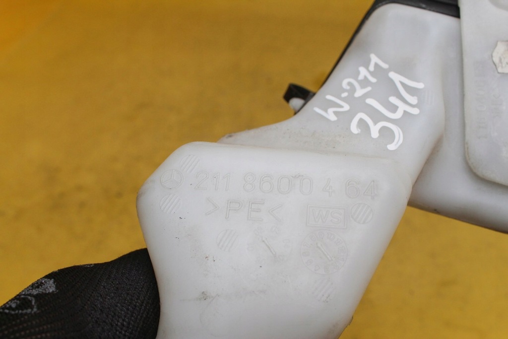 фото №5, Заливная горловина бачок омывателя mercedes w211