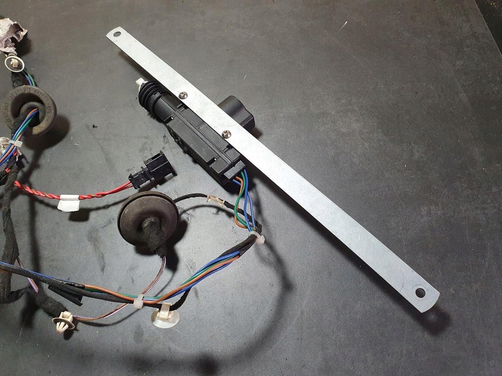 фото №5, Автомобиль skoda fabia i kombi привод замка центрального помпа правый перед